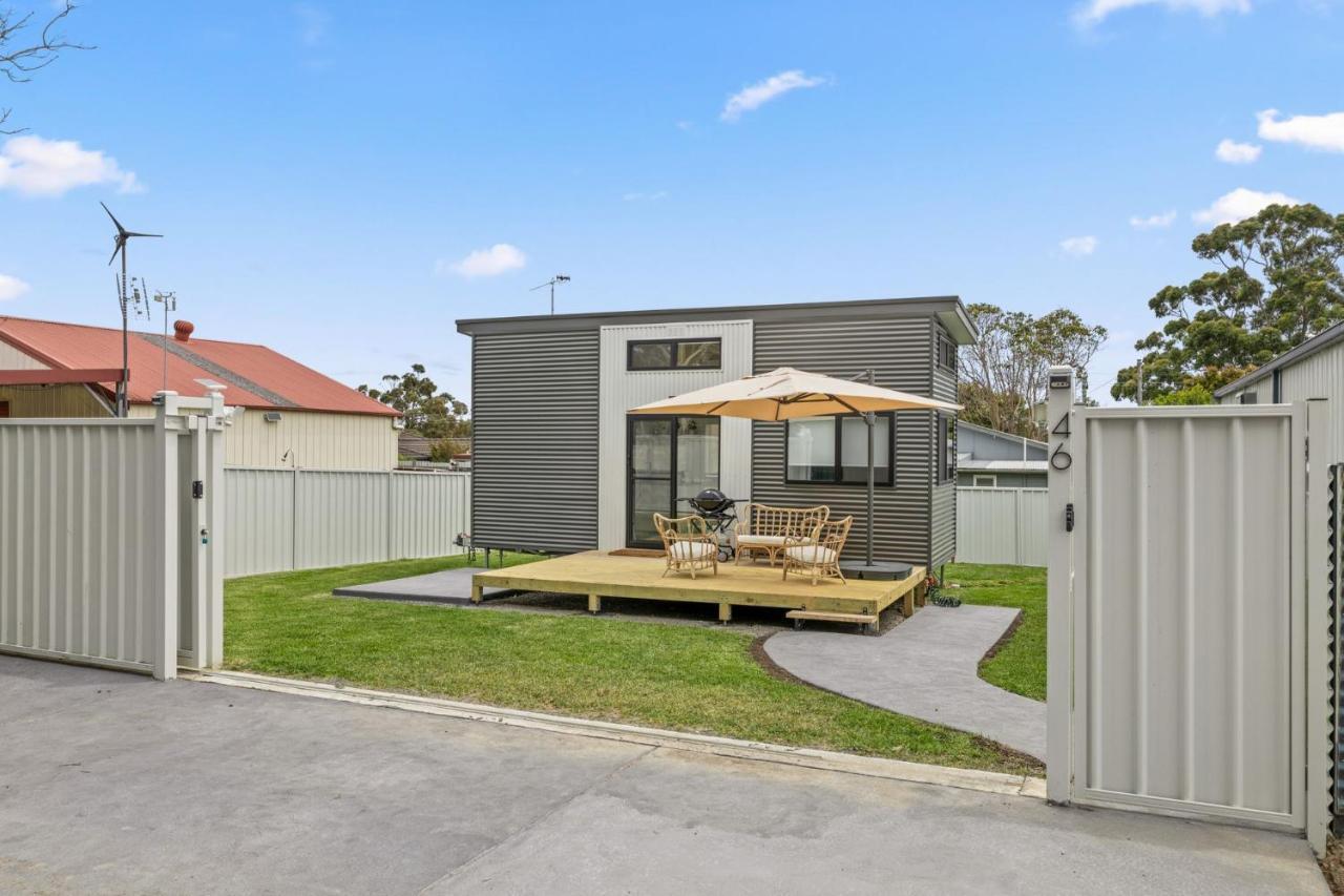 Husky Tiny Home By Experience Jervis Bay Huskisson Exterior foto